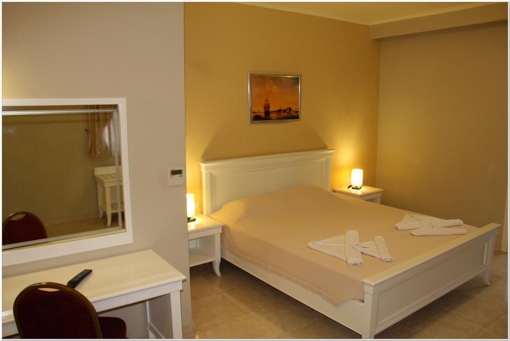 Agelia Beach Hotel Sfáka Extérieur photo